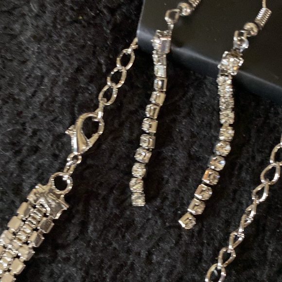 NWT Double Crystal Faux Diamond Adjustable Necklace & Earrings Bling Set - Picture 8 of 14